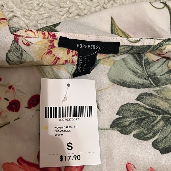 Forever 21 Floral Dress - Picture 5 of 5